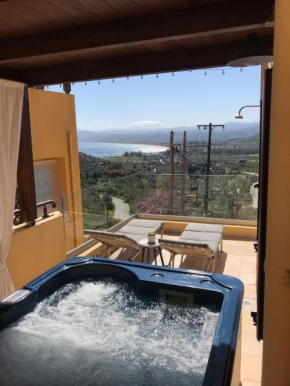 Arbutus - with Jacuzzi and Fantastic Views